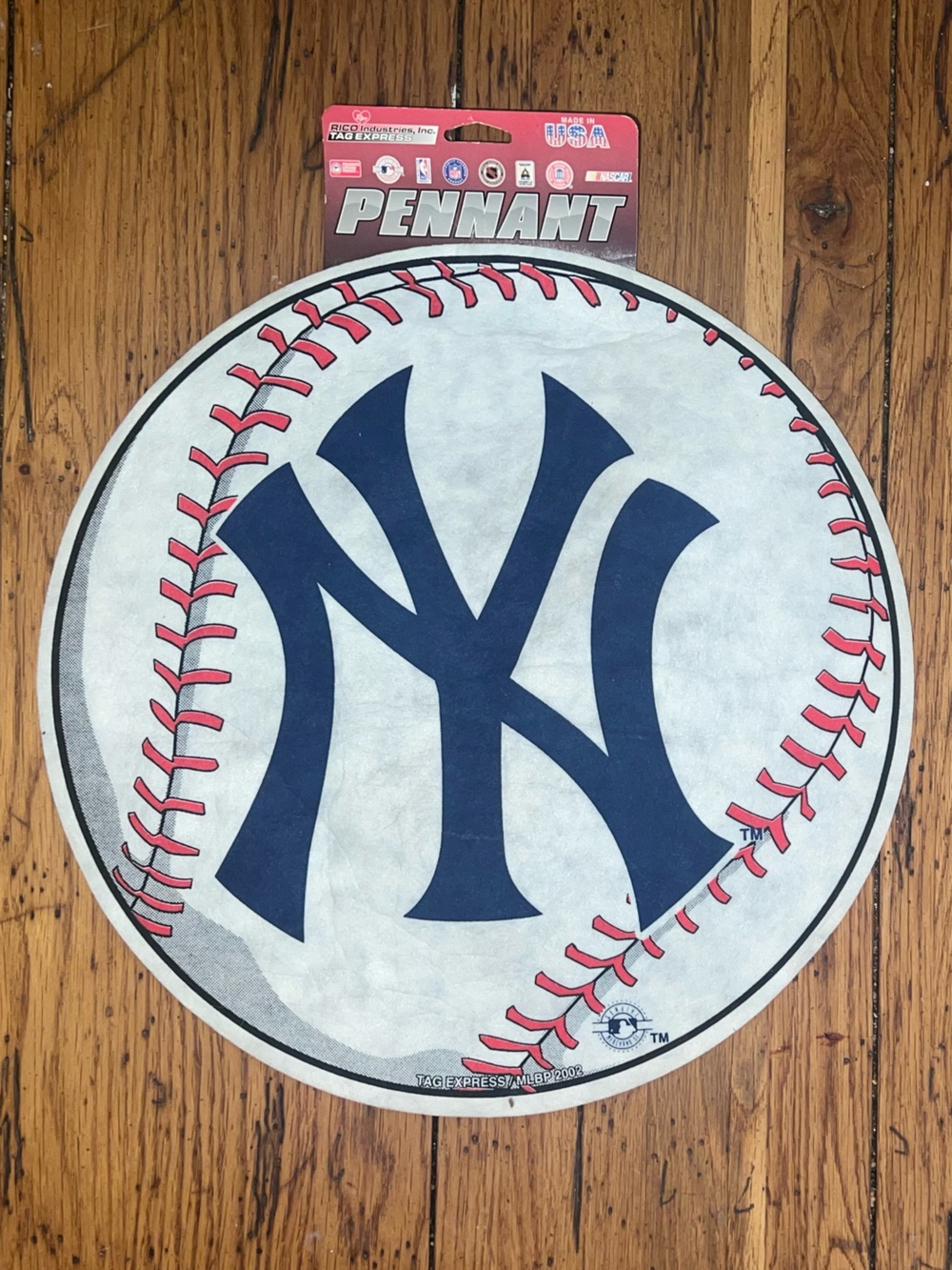 New York Yankees Round Baseball Pennant Wall Decor - White & Navy